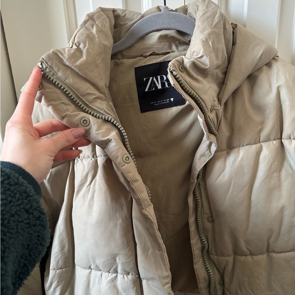Zara Jackets & Blazers - Zara Women's Beige Hooded Puffer Jacket